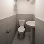 Harbourside Hostel *